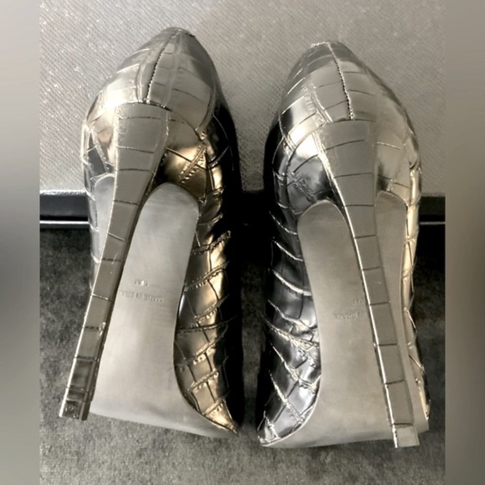Steve Madden Black Leather Crocodile Heels - Picture 9 of 12